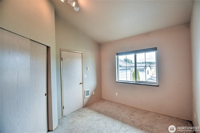Foto del edificio - 6304 Barstow Ln SE