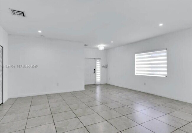 Foto del edificio - 23061 SW 124th Ave.