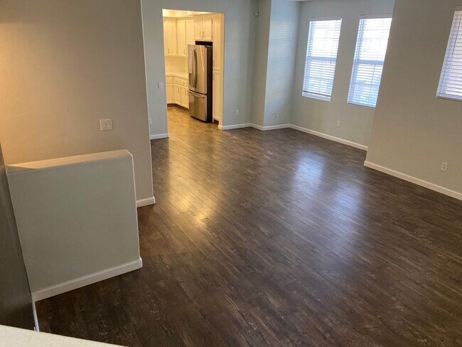 Building Photo - 2830 Riverpark Blvd