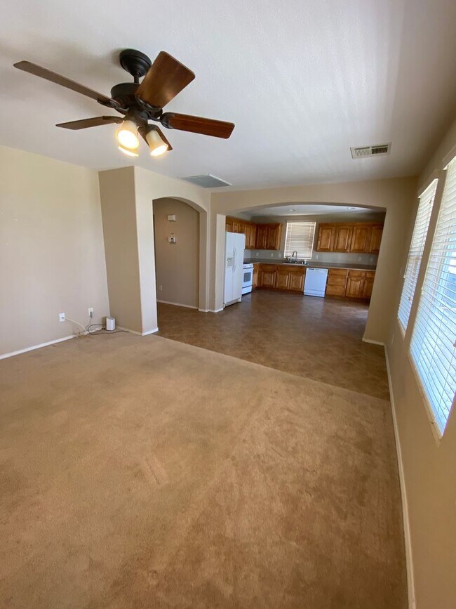 Building Photo - AMERICANA Property Mgmt - 2 story 3b-2 1/2...