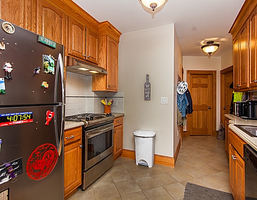 Building Photo - 137 Charles St