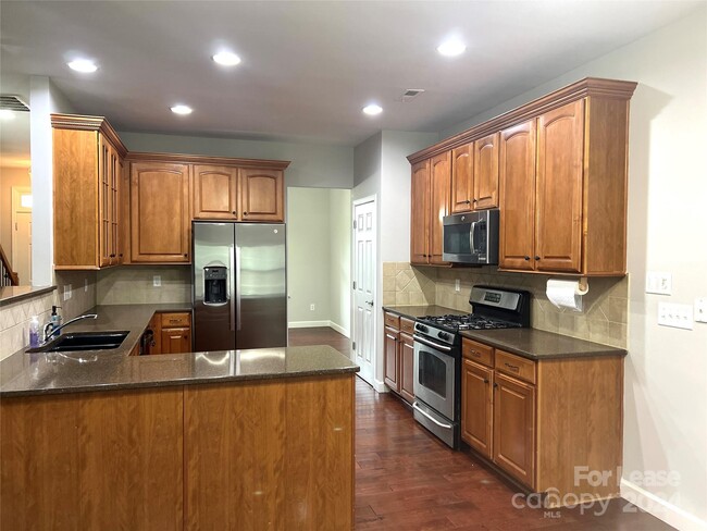 Building Photo - 10413 Dominion Village Dr