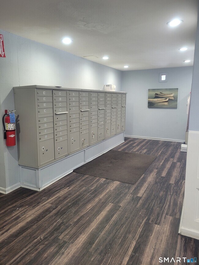 Foto del edificio - 70 Farmington Ave