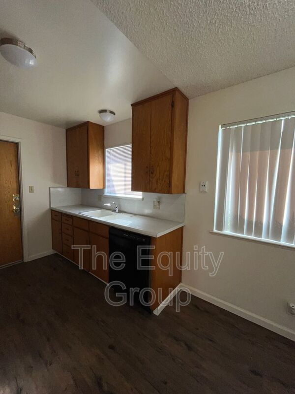 Foto del edificio - 3040 W Walnut Ave