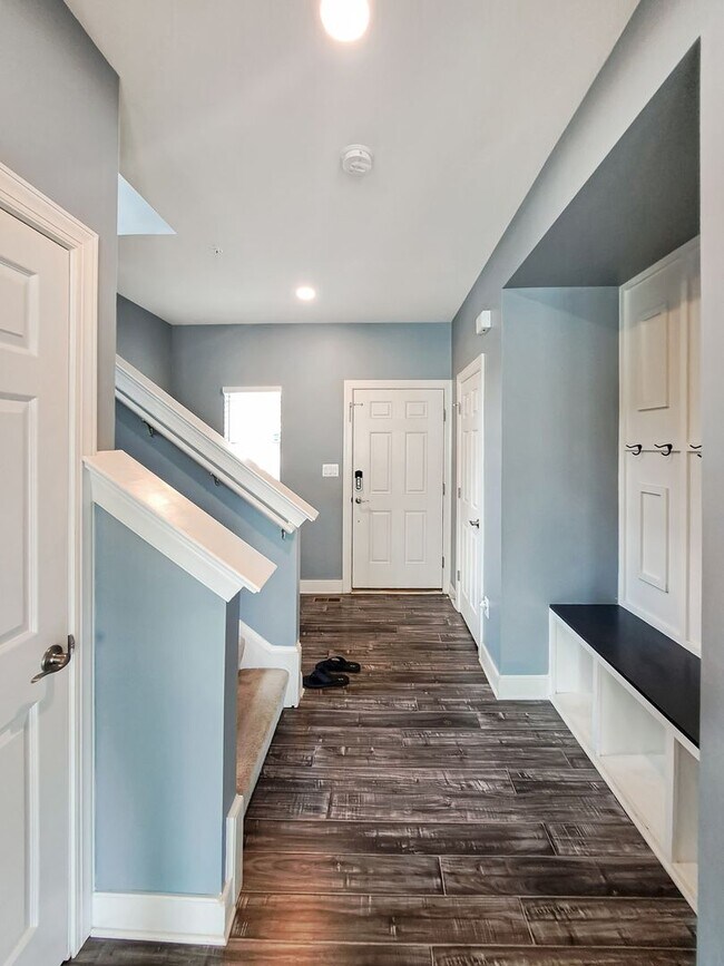 Foto del edificio - Amazing 3 Level Corner Lot Home in Waldorf...