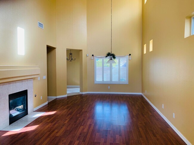 Foto del edificio - Beautiful Home In Rancho Sahuarita Located...