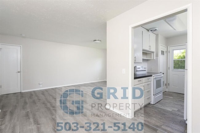 Photo - Remodeled 3 Bedroom Available in Northeast Portland! House
