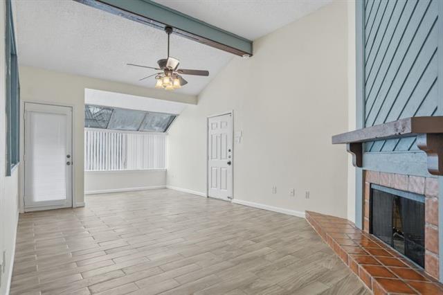 Foto del edificio - 9254 Forest Ln