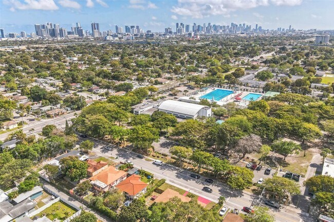 Foto del edificio - 1275 NW 50th St
