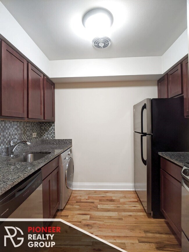 Foto del edificio - 557 W Arlington Pl