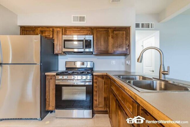 Building Photo - You're Going to Love this Charming Updated...