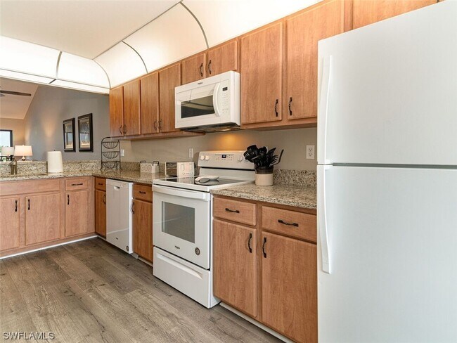 Building Photo - 4360 Chantelle Dr