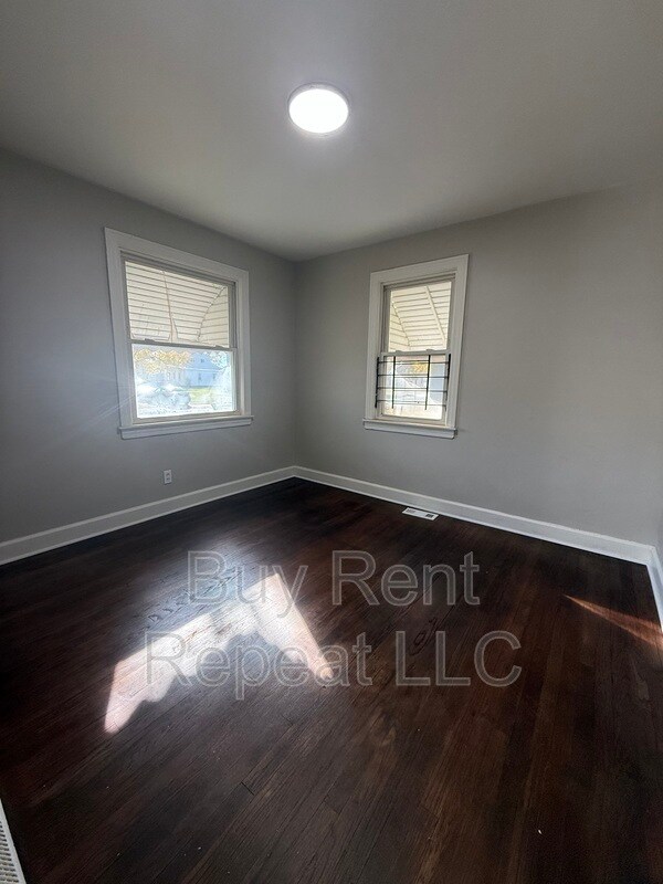 Foto del edificio - 12735 Vernon Ave