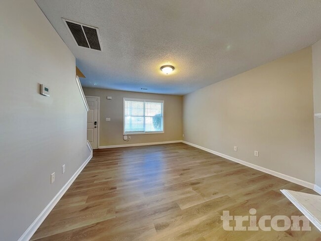 Building Photo - 7632 McGillicuty Dr