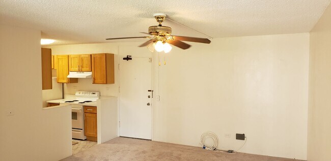 Building Photo - Two Bedrooms. Washer.