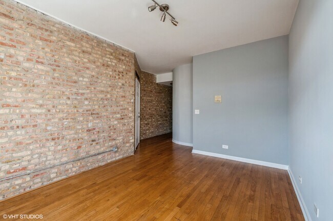 Building Photo - 4734 S St Lawrence Ave