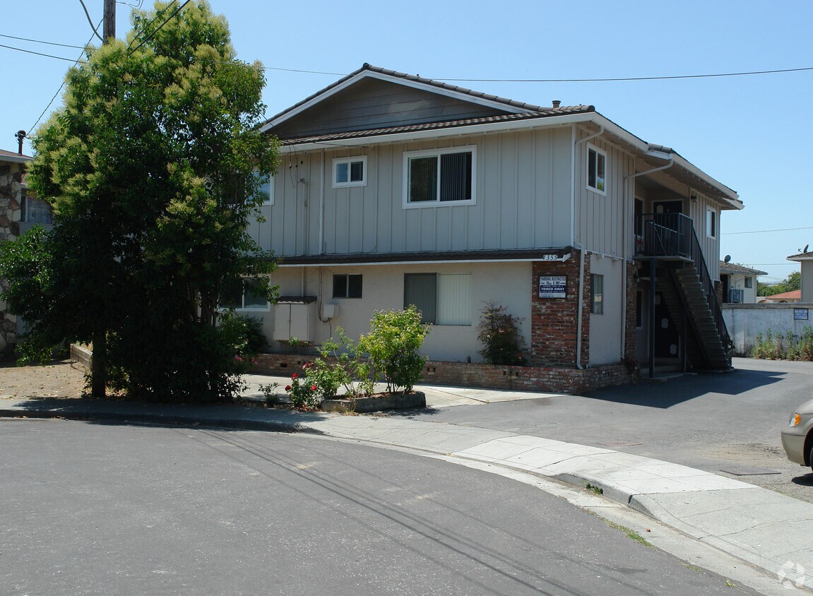 Foto del edificio - 1355 Calabazas Ct