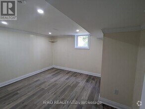 Building Photo - 3263 Cawthra Rd