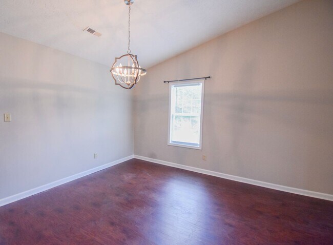 Foto del edificio - 3 Bedroom 2 Bathroom- Pets Allowed