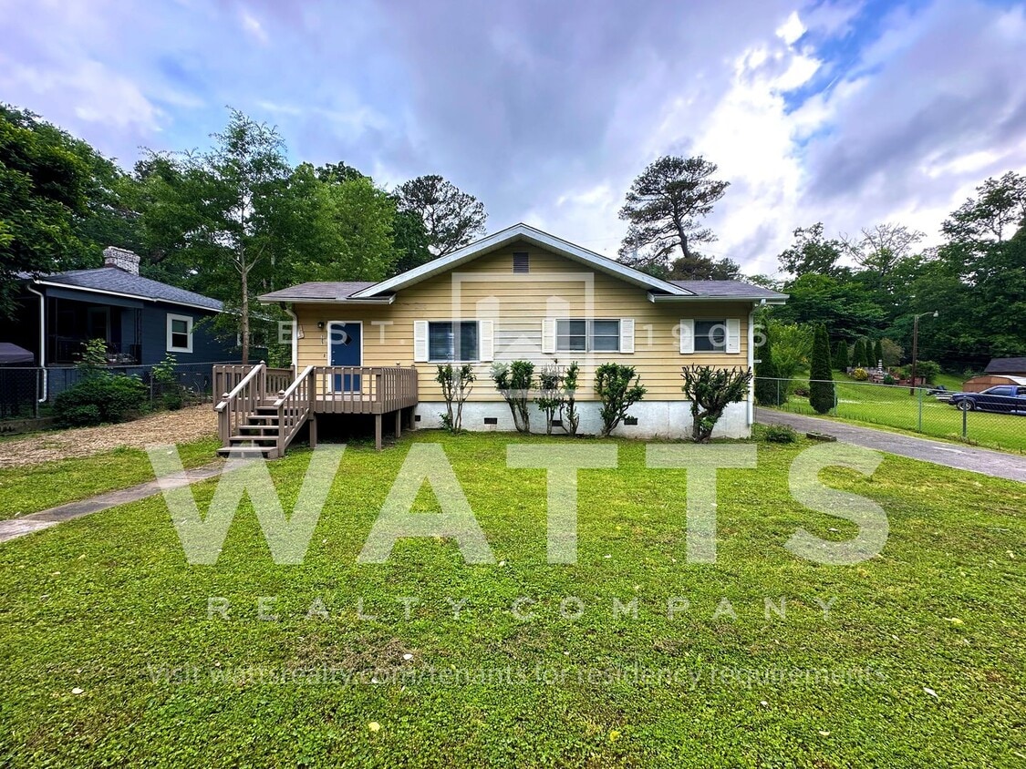 Primary Photo - Charming 1930's 3-Bedroom Cottage in Mulga...