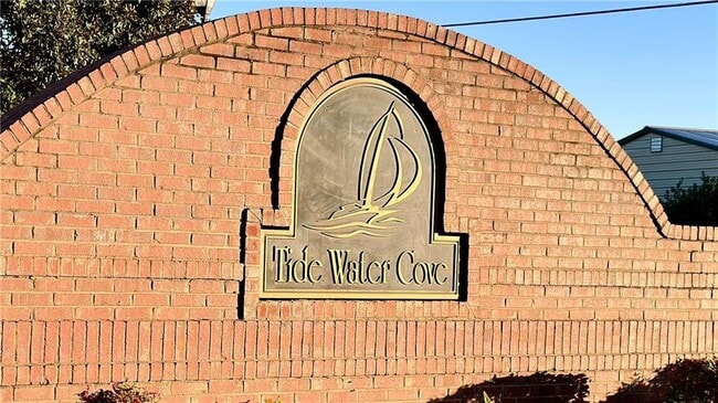 Foto del edificio - 6243 Shoreview Cir