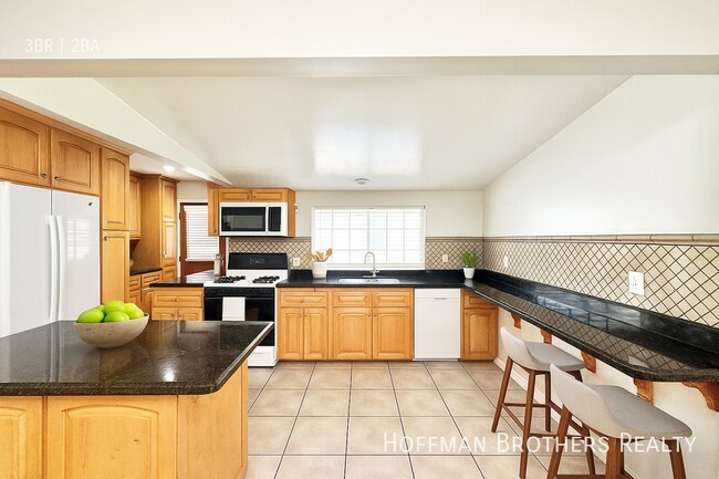 Building Photo - 5138 W 141st St