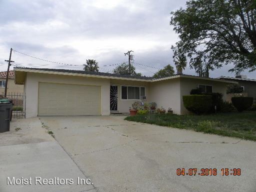Building Photo - 494 Laraine Dr