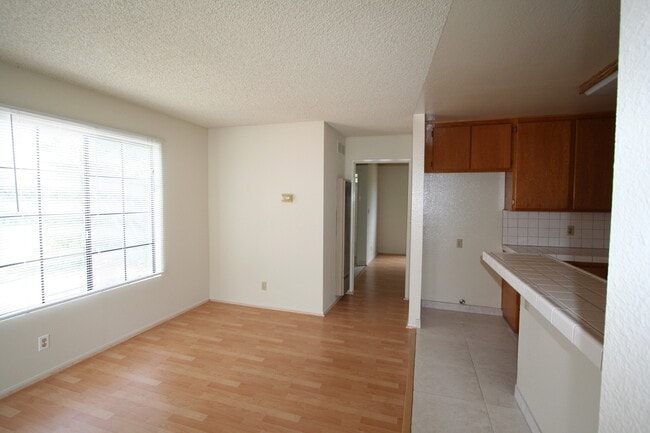 Building Photo - 1024 Bennett Ave