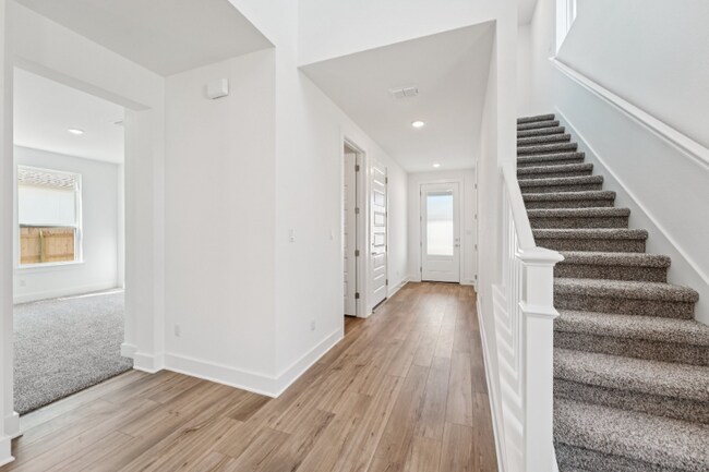 Building Photo - 1112 Yaupon Holly Dr