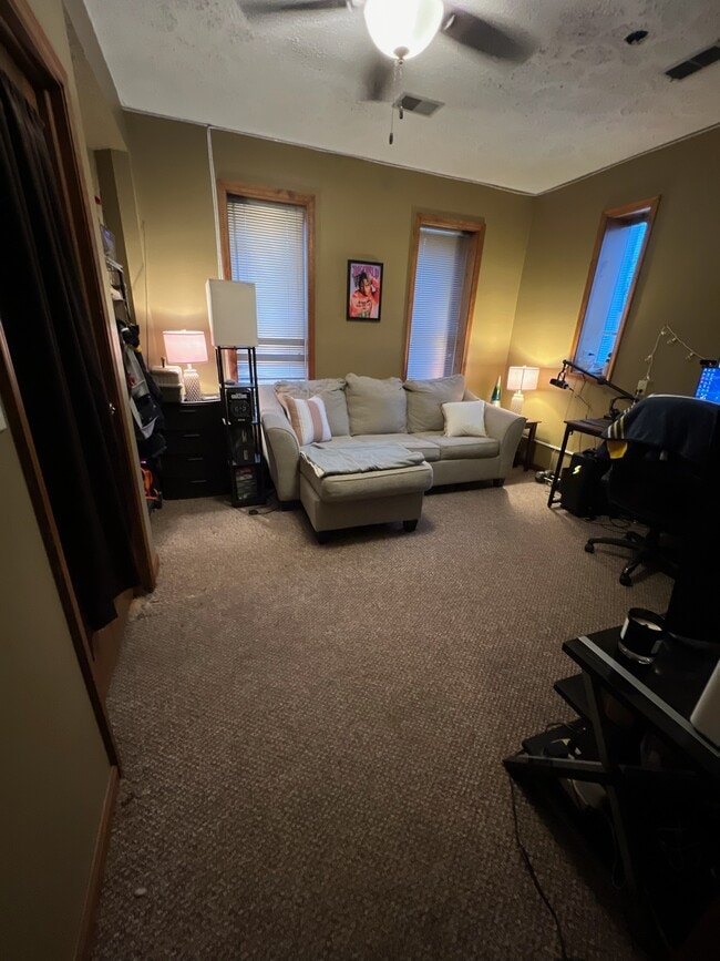 115 N West St Unit Downtown Lebanon 2BR apt, Lebanon, IN 46052