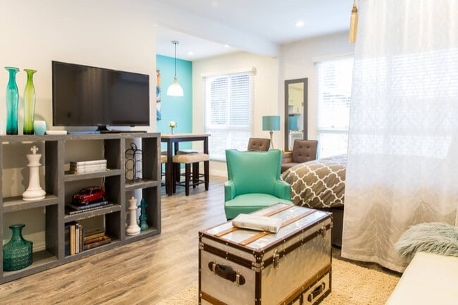 Foto del edificio - 5943 Carlton Way