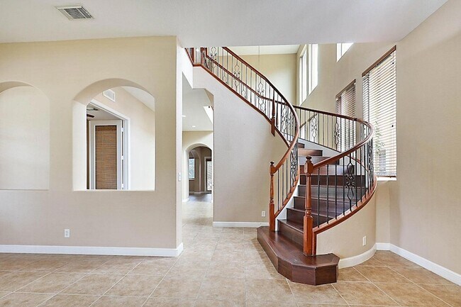 Foto del edificio - 748 Cresta Cir