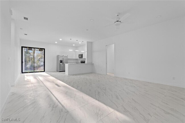 Foto del edificio - 567 Flamingo Ave S