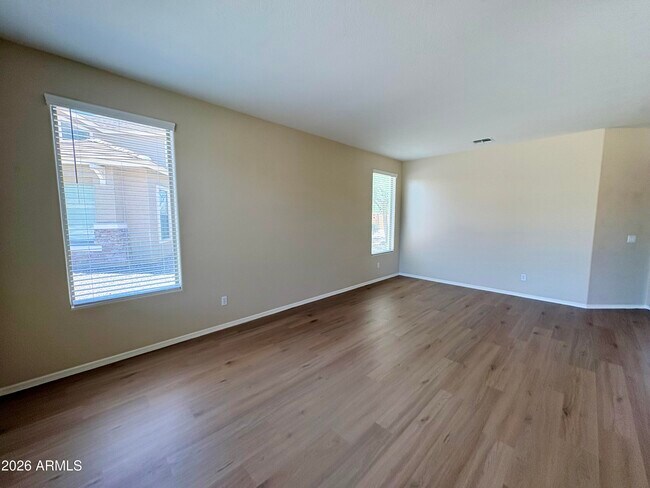 Foto del edificio - 14948 N 136th Ln