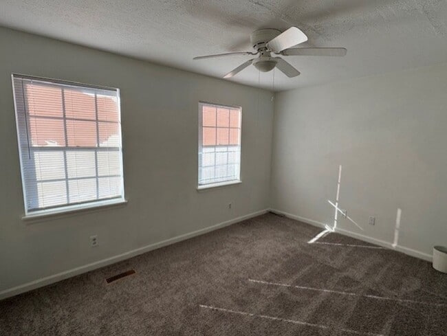 Foto del edificio - CountryPlace Townhomes off Lakeside Drive