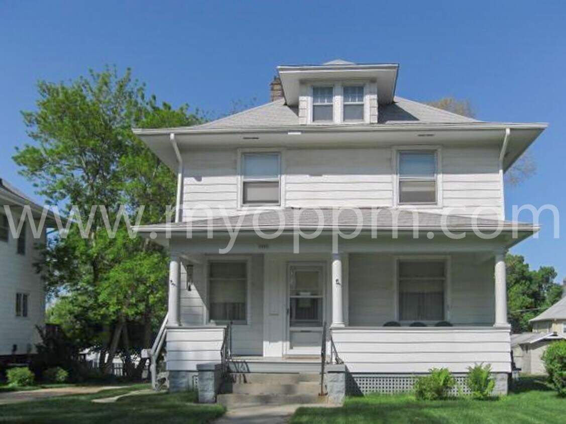 Primary Photo - UDY 2322 S 33 ST