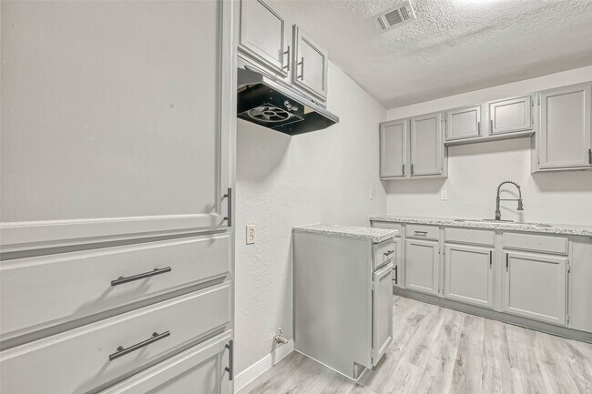 Foto del edificio - 5962 Willow Glen Dr