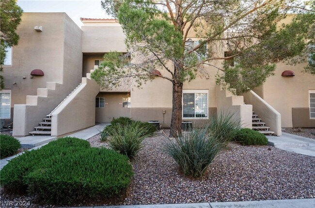 Building Photo - 1908 Villa Palms Ct