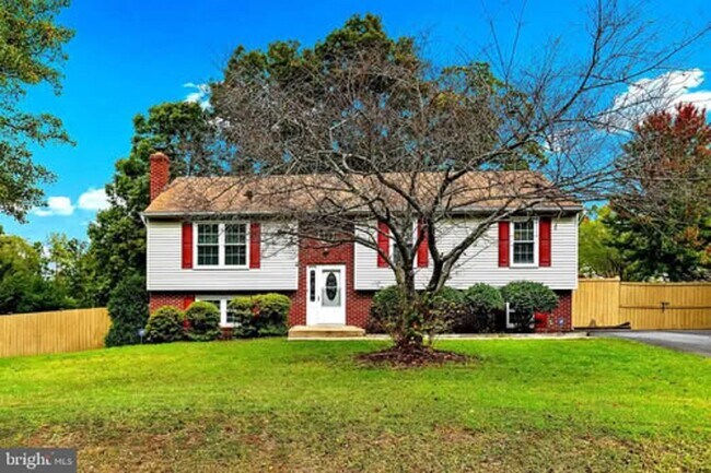 Building Photo - 136 Stevens Dr