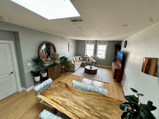 Building Photo - 30 High St