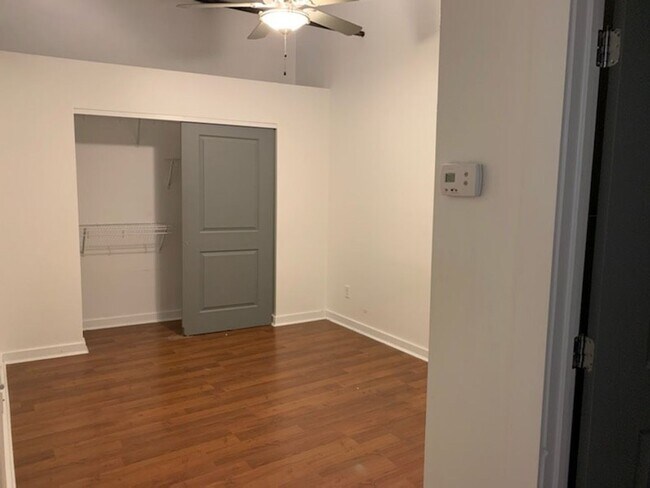 Building Photo - Dog Friendly Loft in Covington