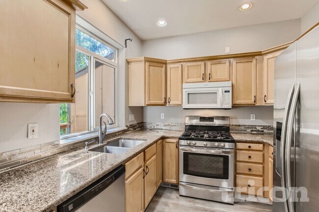 Foto del edificio - 7535 SW Onnaf Ct