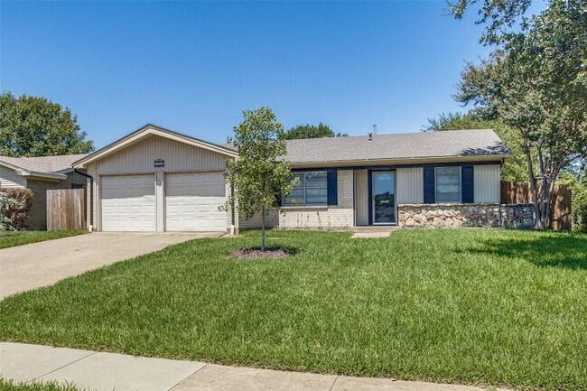 Photo - 702 Melrose Dr House