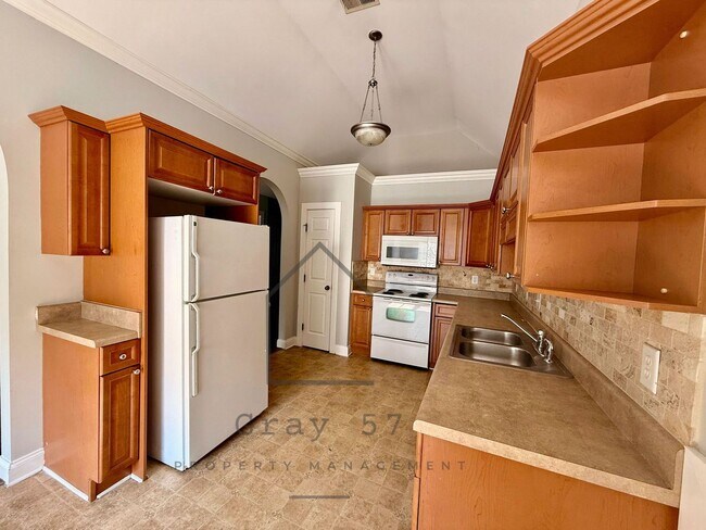 Foto del edificio - 2 bed, 2 bath townhome in Hoover