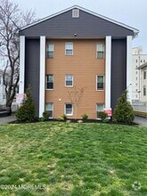 Building Photo - 407 8th Ave