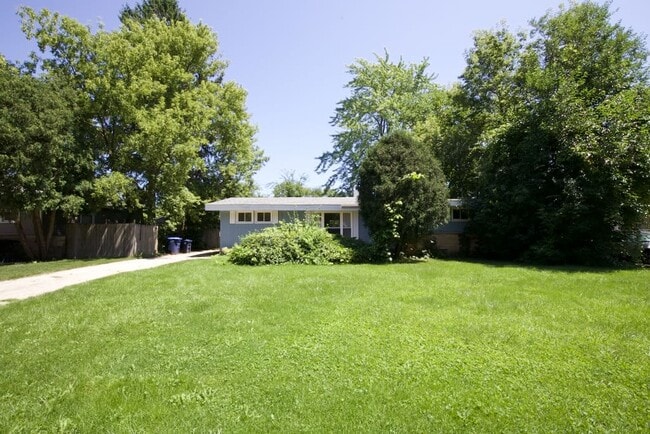 Building Photo - 1227 Wood Ave
