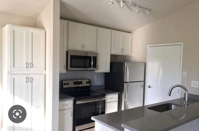 Building Photo - 1339 Branchwood Cir