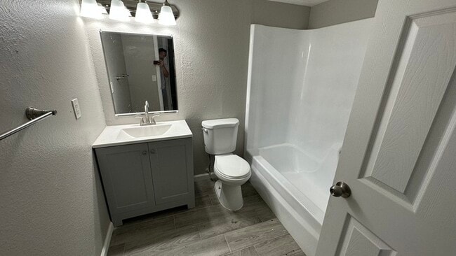 Building Photo - 2808 N 46th Ave