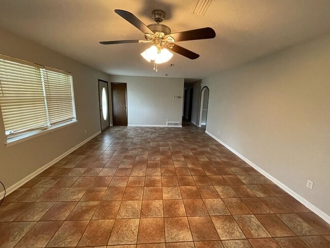 Building Photo - Shadows Acres.. New Flooring..New Paint.....