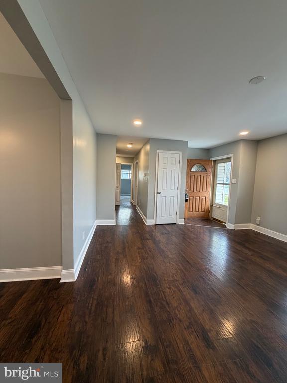 Foto del edificio - 1000 Birchwood Dr